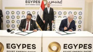 توقيع اتفاقيتين باستثمارات 13.5 مليون دولار لزيادة إنتاج البترول الخام بالصحراء الغربية
