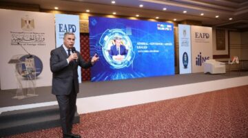 محافظ الإسكندرية يلقي محاضرة للكوادر الإفريقية عن دور الإدارة المحلية في إدارة الأزمات