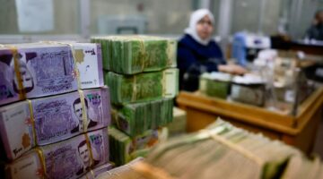 ارتفاع سعر صرف الليرة السورية أمام الدولار اليوم الأربعاء في الأسواق المحلية.