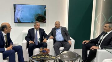 رئيس الأعلى للإعلام يلتقي رئيس مدينة الإنتاج الإعلامي بالمنتدى السعودي للإعلام