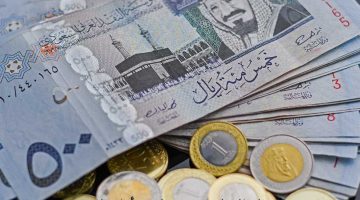 ارتفاع الدولار والريال السعودي أمام الجنيه المصري بسبب مفاجئ في تعاملات اليوم