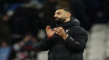محمد صلاح يتألق كأحد أعظم اللاعبين في تاريخ البريميرليغ بأداء يليق بطيف الكرة الذهبية