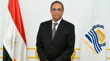 محافظ قنا يشارك في احتفالية مديرية التعليم بالعيد القومي للمحافظة بنادي الفتيات