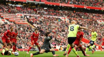 مشاهدة بث مباشر: ليفربول يتغلب على ساوثهامبتون 2-1 بفضل هدف صلاح في الدوري الإنجليزي
