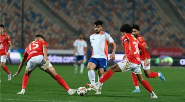 فيديو | الأهلي يهزم طلائع الجيش بثنائية ويواصل مطاردة بيراميدز في الدوري المصري