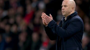 ليفربول يطارد زميل عمر مرموش السابق لتعزيز صفوف الفريق
