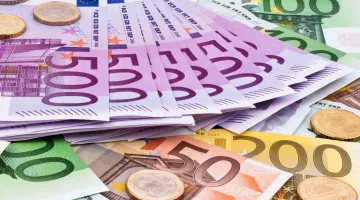 سعر اليورو اليوم ينخفض في منتصف تعاملات البنوك الأربعاء 26 مارس 2025.