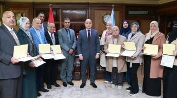 محافظ كفر الشيخ يكرم الفائزين بالمركز الأول في مسابقات التعليم بالفيزياء والرياضيات