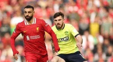 ساوثهامبتون يفاجئ ليفربول بتسجيل هدف مبكر في الشوط الأول بمشاركة محمد صلاح.. فيديو