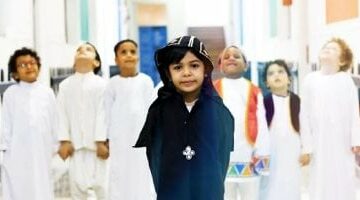 ديفيد يستعرض روح الوحدة في مصر بإضاءة فانوس رمضان ضمن فعالية تثقيفية للأطفال