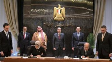 رئيس الوزراء يشهد إبرام اتفاقية تعاون بين صندوق تطوير التعليم والمجلس العربي للطفولة