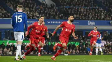 الدوري الإنجليزي: عودة مثيرة بعد فترة التوقف بثلاثة ديربيات قوية