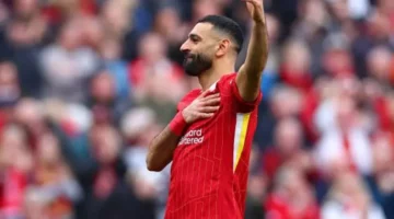 محمد صلاح يعبر عن سعادته بتساويه مع رقم أجويرو