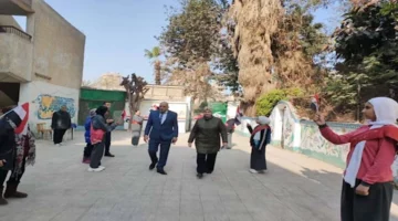 <p><strong>مدير تعليم القاهرة تتابع سير العملية التعليمية بمدرستين بمصر</strong></p>
