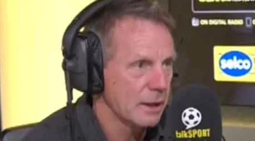 لاعب إنجلترا السابق يواجه أزمة صحية أثناء رحلة طيران طارئة