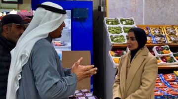 الحويلة تتفقد تعاونيات في الجهراء لمتابعة الإلتزام بالقرارات الوزارية