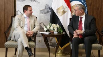 وزير البترول يبحث خطط شل لزيادة إنتاج الغاز الطبيعي من البحر المتوسط