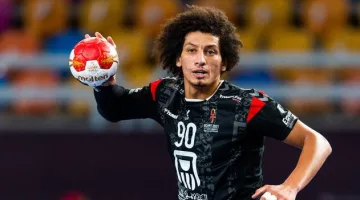 علي زين وقداح يقودان فريقهما الليلة لعبور ربع النهائي بدوري أبطال اليد