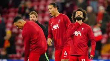 أرنولد يغادر ليفربول.. كيف سيتأثر صلاح وفان ديك بهذا القرار؟