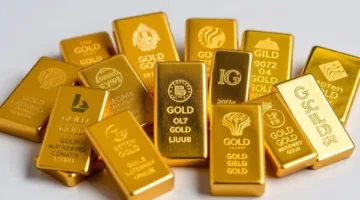 استقرار الذهب فوق 3000 دولار بفضل اضطرابات التجارة والسياسة الخارجية الأمريكية