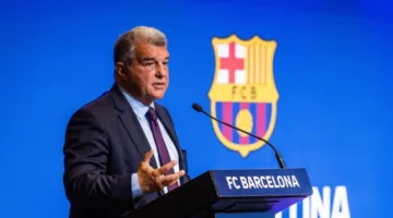 برشلونة يسعى لضم لاعب مشهور بشغفه بالمقامرة في الميركاتو الصيفي