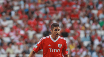 أسرار النجاح: لاعب بنفيكا السابق يسلط الضوء على الميزة الاستثنائية لمدرب الهلال السعودي