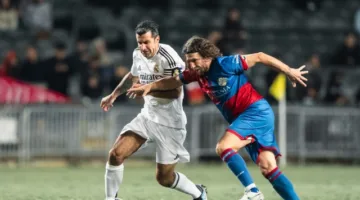 فيغو يكشف كواليس انتقاله إلى ريال مدريد بعد مرور 25 عامًا