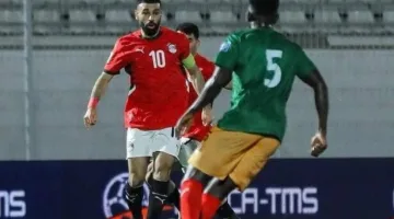 محمد صلاح وخفة ظله.. لقطة طريفة مع مشجع قبل لقاء مصر وسيراليون