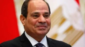 وزير الأوقاف يهدي الرئيس السيسي كتاب «الحق المبين» في احتفال رسمي