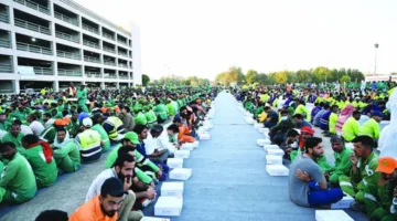 الهلال الأحمر وأكاديمية فاطمة توزعان آلاف الوجبات لإفطار الصائمين وكسر صيامهم