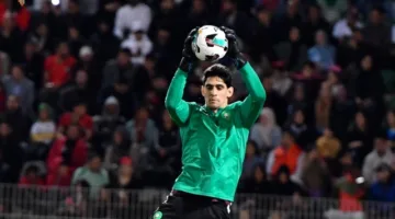 بونو أم المحمدي؟ من يستحق التواجد أساسيًا مع منتخب المغرب؟