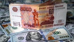 المركزي الروسي يخفض سعر صرف الروبل أمام العملات الرئيسية