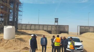تنفيذ خطوط المياه والصرف الرئيسية بالقادسية في العبور الجديدة