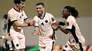 قبل أيام من مباراة النصر .. إضراب جماعي في الشباب عن خوض التدريبات !