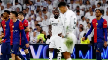نجم بريمييرليغ الألماني يفضل برشلونة وريال مدريد كوجهات انتقالية محتملة